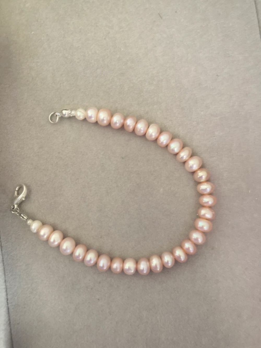Elegant Pink Pearl Bracelet - Classic Women's Jewelry